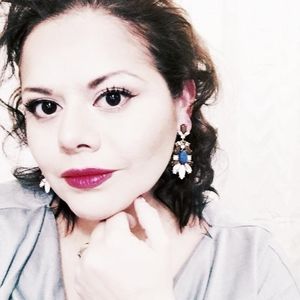 Meet your Posher, Olivia